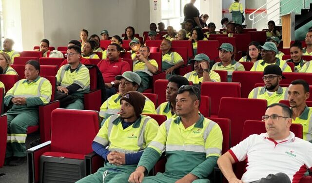 Mais de 90 funcionários da limpeza urbana de Ilhabela recebem capacitação para áreas de preservação ambiental na terça-feira (25)