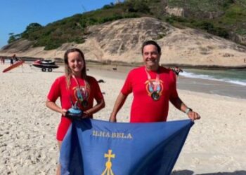 Nadadores de Ilhabela encaram o desafio da tradicional prova 14 Bis, a mais longa do Brasil