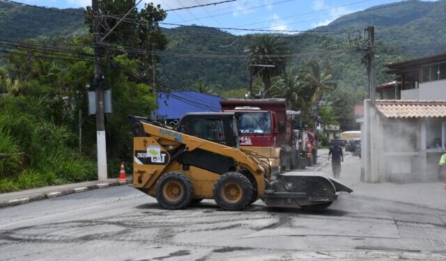 Prefeitura de Ilhabela inicia obras de recapeamento no bairro da Água Branca