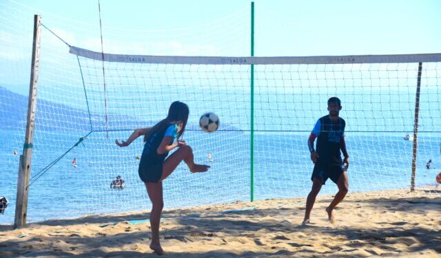 Prefeitura de Ilhabela realiza Torneio Municipal de Futevôlei 2025 na Praia da Siriúba