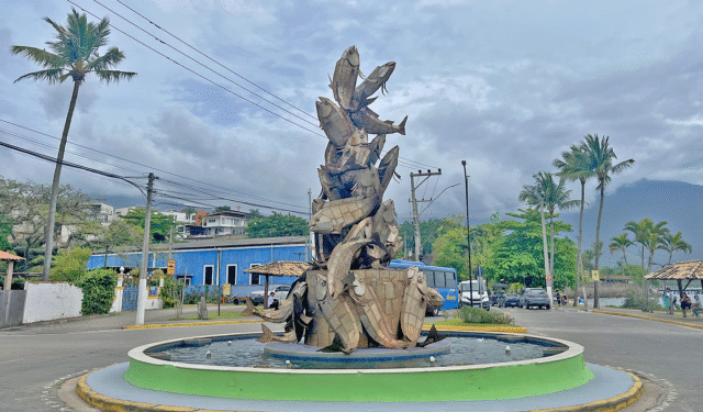 Prefeitura revitaliza rotatória do Itaguassú, um dos cartões-postais de Ilhabela