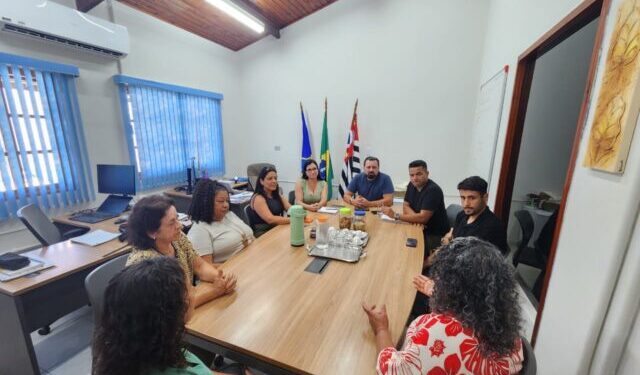 Secretaria de Educação e Conselho Tutelar de Ilhabela se reúnem para alinhar atendimento às demandas escolares