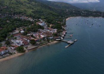 Verão em alta: Ilhabela projeta crescimento no turismo e expansão recorde de vagas de emprego