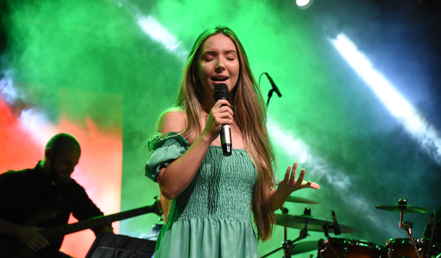 4º A Voz da Ilha realiza fase classificatória neste domingo (5) com recorde de inscritos e repertório musical variado