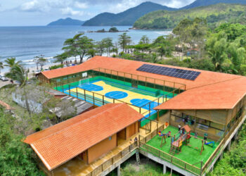 Toninho Colucci entrega uma das escolas mais bonitas e estruturadas do Brasil na Praia de Castelhanos