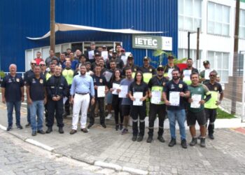 Equipes da Secretaria de Mobilidade e Segurança de Ilhabela participam de formação de trânsito com o Detran-SP