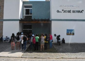 Fundo Social de Ilhabela encerra novembro com cerca de 900 itens distribuídos no Varal Solidário