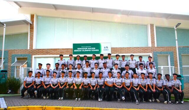 Ilhabela realiza formatura de alunos das Escolas Cívico-Municipais e anuncia nova unidade no Itaquanduba