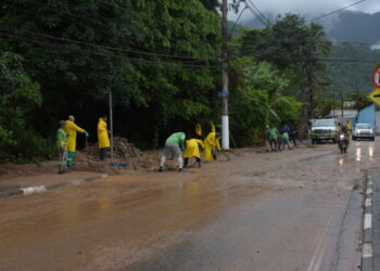 Prefeitura de Ilhabela alerta população para o risco de leptospirose após fortes chuvas e alagamentos