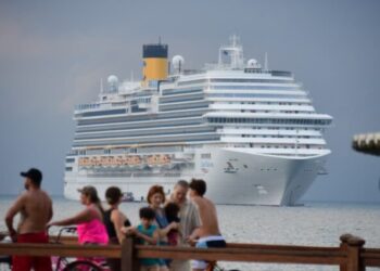 Ilhabela projeta receber mais de 1 milhão de visitantes no verão e reforça vocação para ecoturismo