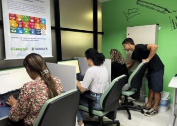 Fundo Social de Ilhabela renova parceria com Escola de Governo e oferece formação tecnológica para servidores
