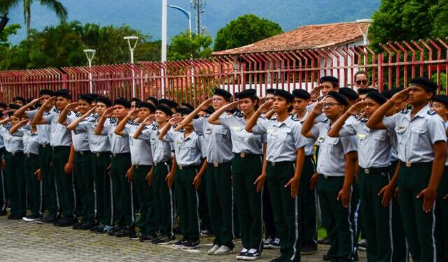 Ilhabela avança na municipalização do Ensino Médio e institui modelo cívico-municipal