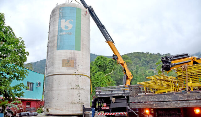 Colucci antecipa soluções e assegura reforço no abastecimento de água na região Sul de Ilhabela