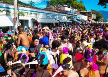 Banho da Dorotéia agita e refresca foliões de Ilhabela a partir deste sábado (14)