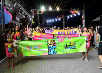 CarnaIlha em Dobro 2026: primeira onda da folia em Ilhabela começa nesta sexta (6) com desfile dos blocos carnavalescos