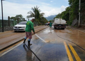 Chuvas em Ilhabela mobilizam equipes da Prefeitura, sem registro de casos graves