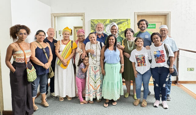 Prefeito Toninho Colucci recebe zeladores de terreiros e destaca fortalecimento da Festa de Iemanjá em Ilhabela