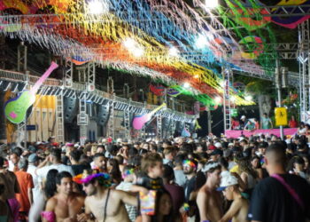 Ilhabela alerta para proibição de bebidas em recipientes de vidro e spray de espuma durante o CarnaIlha 2026