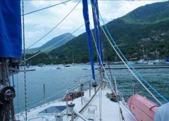 Ilhabela recebe Aleixo Belov no Brasil após travessia pelo Ártico; veleiro parte nesta quarta (4) para o Rio acompanhado do Cisne Branco