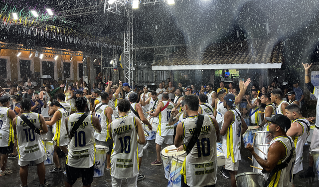 Ilhabela tem noite especial com desfile das escolas de samba neste sábado (7)
