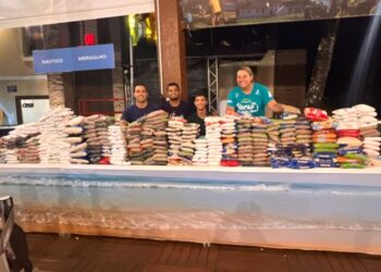 Prefeitura de Ilhabela arrecada uma tonelada de alimentos no primeiro dia de entrega de pulseiras para desfile das escolas de samba