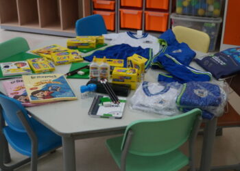 Prefeitura de Ilhabela inicia entrega de 6.800 kits de material escolar para alunos e professores da rede municipal