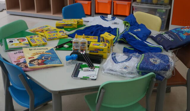 Prefeitura de Ilhabela inicia entrega de 6.800 kits de material escolar para alunos e professores da rede municipal