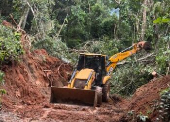 Prefeitura de Ilhabela intensifica trabalhos e não mede esforços para liberar Estrada-Parque Castelhanos após fortes chuvas