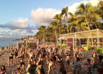 Prefeitura de Ilhabela promove aulas gratuitas de dança na arena do Verão Ilhabela Viva