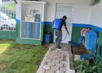 Prefeitura realiza dedetização nas unidades escolares de Ilhabela durante o fim de semana