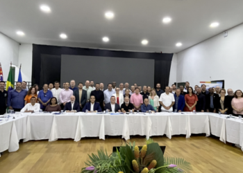 Prefeito Toninho Colucci recebe ministro do Turismo em Ilhabela e fortalece protagonismo da cidade no cenário nacional