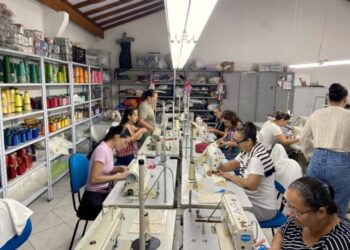 Após sucesso da primeira edição, Fundo Social de Ilhabela abre inscrições para nova turma do workshop de costura com foco em consertos