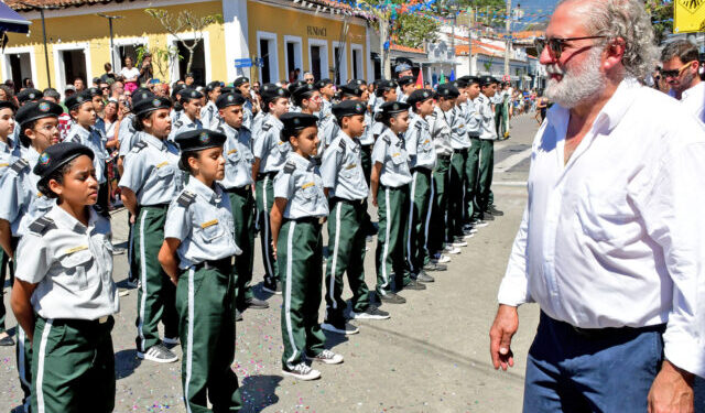 Toninho Colucci amplia Ensino Médio Cívico-Municipal e consolida Educação como prioridade em Ilhabela
