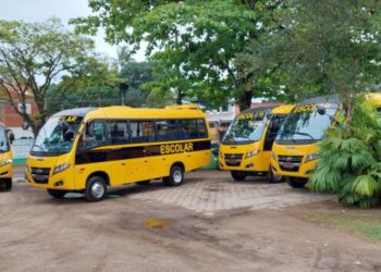 Frota do Transporte Escolar de Ilhabela garante atendimento a mais de 1,6 mil alunos da rede municipal