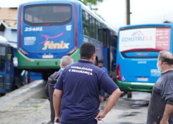 Prefeitura de Ilhabela realiza fiscalização na empresa responsável pelo transporte coletivo