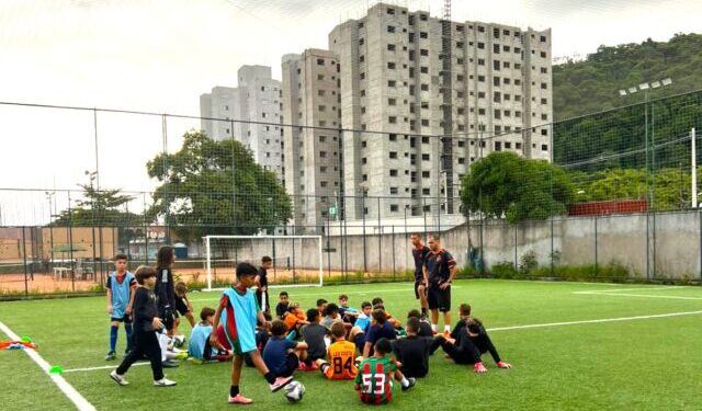 Atletas de Ilhabela avançam em peneira e conquistam espaço na base da Portuguesa Santista