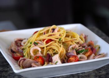 Ilhabela encerra 5º Festival da Lula no Mercado do Peixe e registra mais de duas toneladas de pescados vendidos