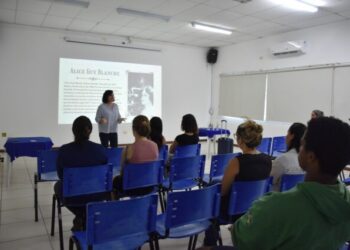 Palestra e oficina “Mulheres na Animação” reúne participantes na Biblioteca Municipal e destaca protagonismo feminino no audiovisual
