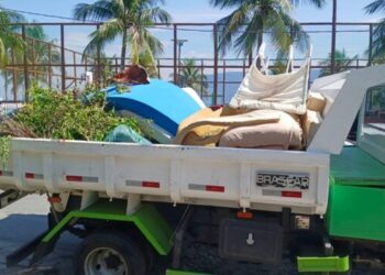 Prefeitura de Ilhabela realiza ação de bota-fora na região sul