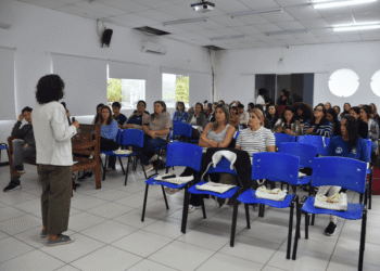 Oficina sobre biblioteca virtual acessível reúne cerca de 70 professores de Educação Especial e Inclusiva em Ilhabela