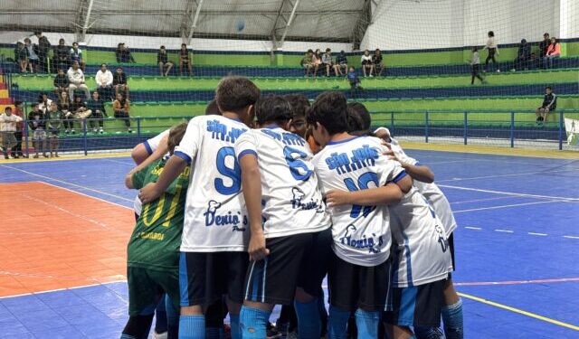 São João domina semifinais e avança em duas categorias no Campeonato Municipal de Futsal de Base 2026 de Ilhabela
