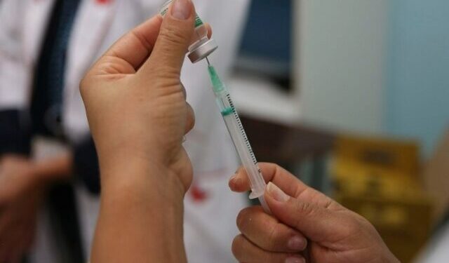Saúde de Ilhabela amplia vacinação contra a dengue para público de 59 anos