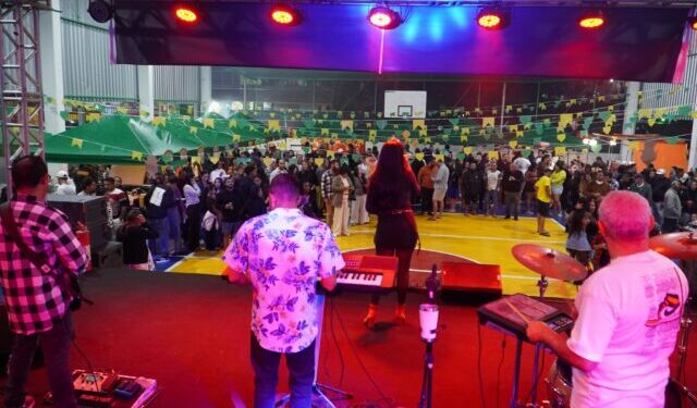 1ª Festa de São João faz sucesso em estreia no Itaquanduba