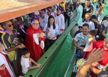 Cortejo no mar e celebração típica mantêm viva tradição centenária da Festa de São Pedro em Ilhabela