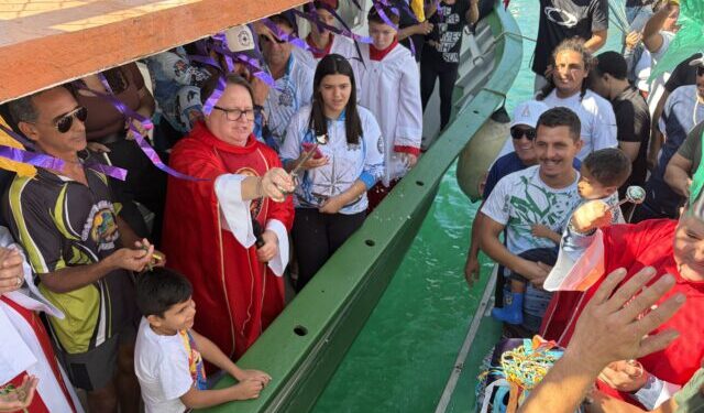 Cortejo no mar e celebração típica mantêm viva tradição centenária da Festa de São Pedro em Ilhabela