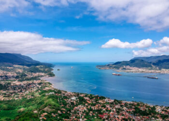 Prefeito Toninho Colucci assegura investimento histórico da Sabesp para ampliar abastecimento de água em Ilhabela