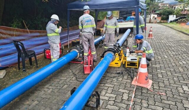 Obra da Sabesp exige interdições parciais no trânsito em bairros de Ilhabela