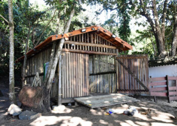 Prefeitura de Ilhabela entrega novo Rancho de Pesca da Praia do Julião e fortalece tradição caiçara