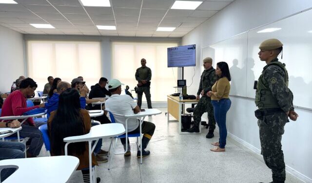 Reunião sobre regularização e rastreabilidade fiscal orienta pescadores e comerciantes de Ilhabela