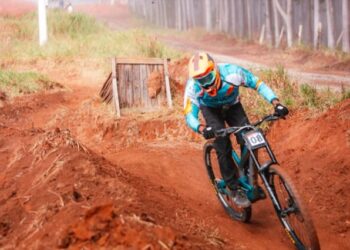 Atleta de Ilhabela disputa Campeonato Brasileiro de Downhill com apoio da Prefeitura